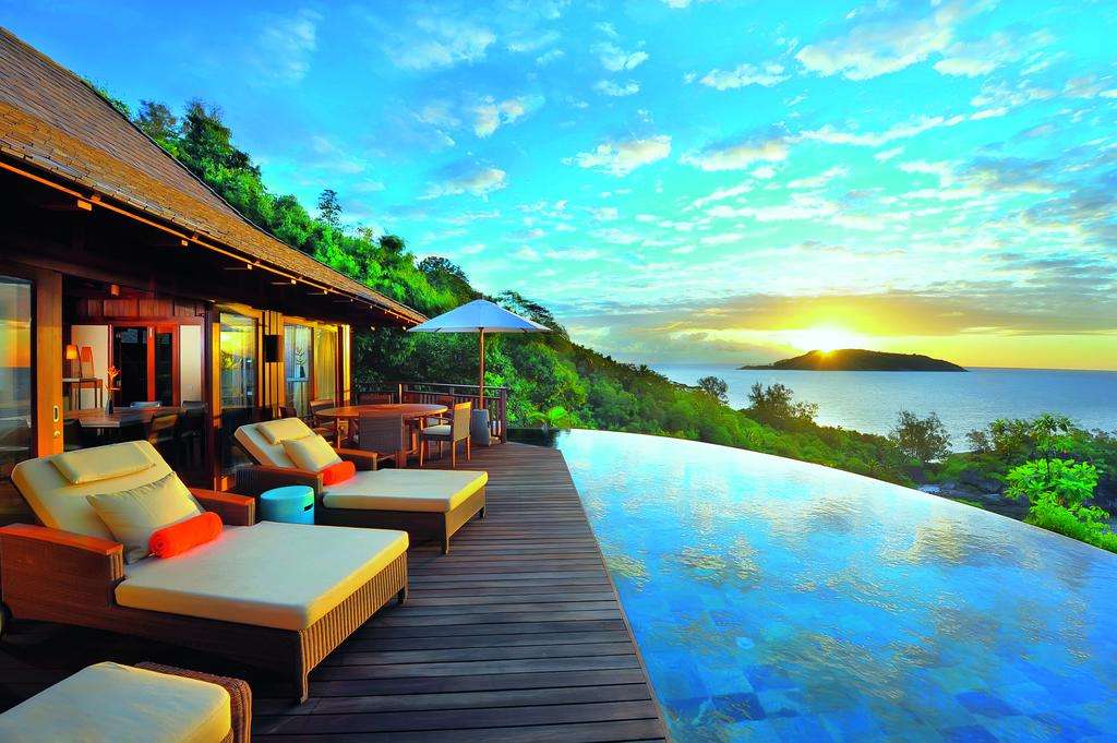 Seychellen bei Sonnenaufgang Puzzlespiel online