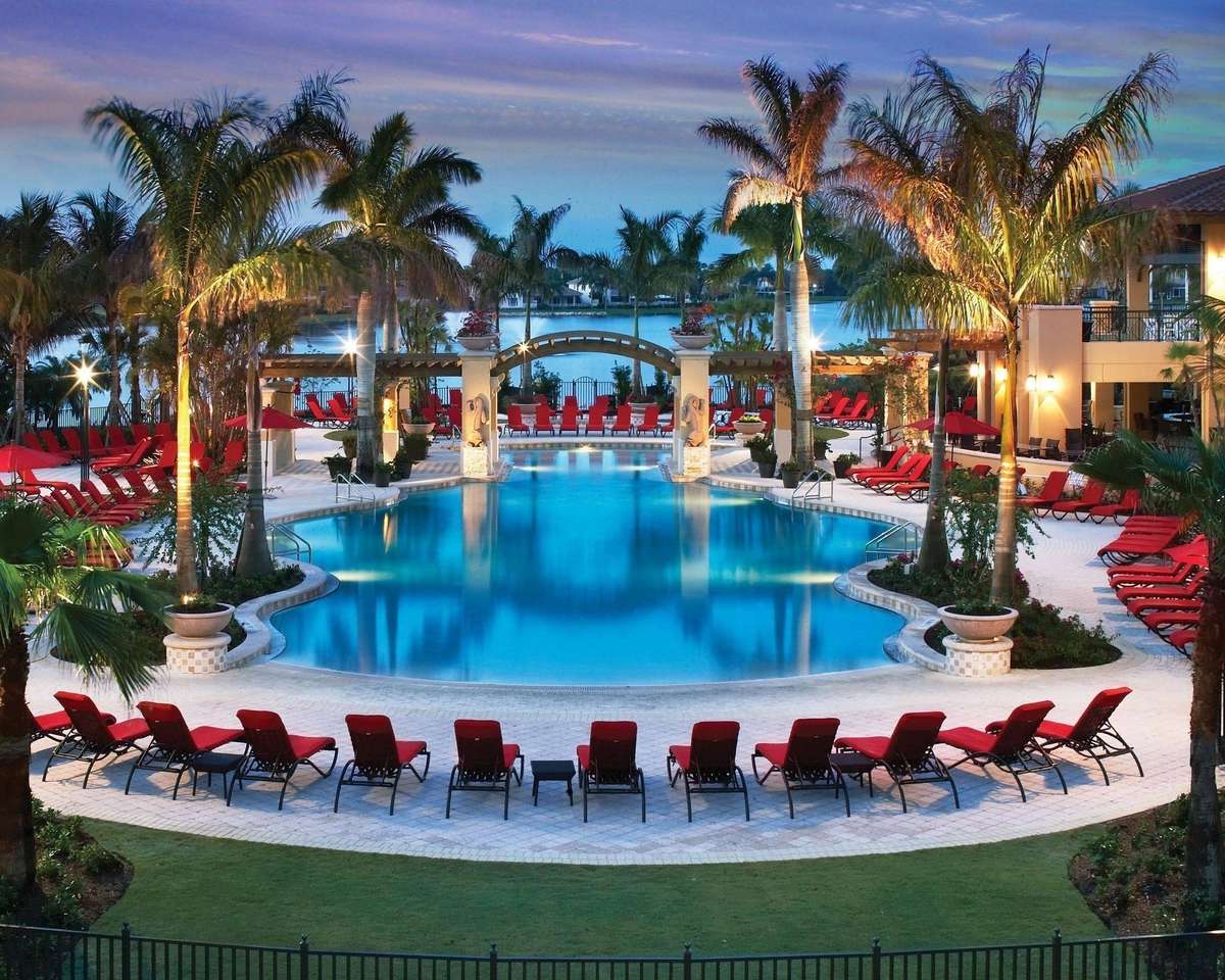Resort med pool i Tropics Pussel online