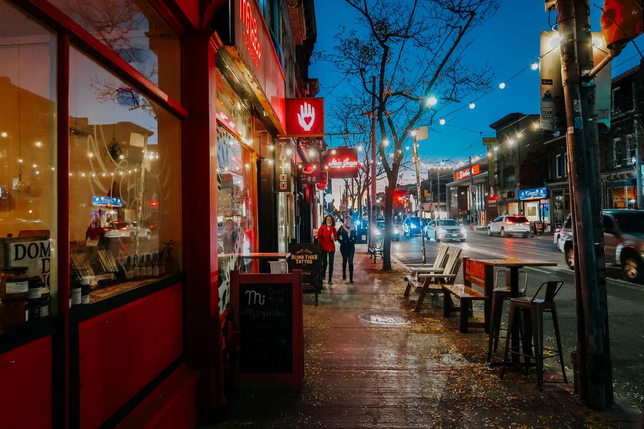 Queen St W, Toronto, Canada jigsaw puzzle online
