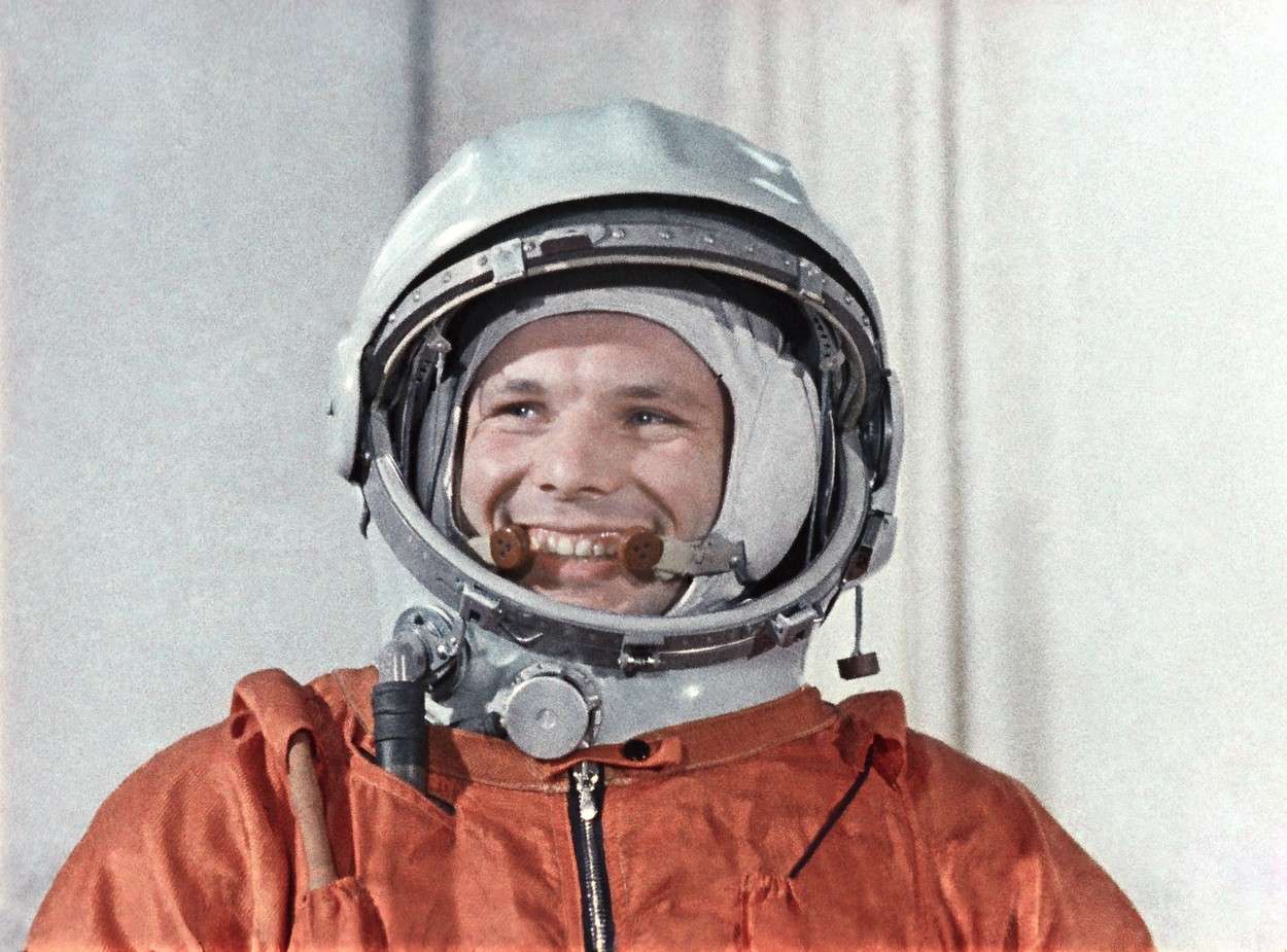 Yuri Alexeevich Gagarin rompecabezas en línea