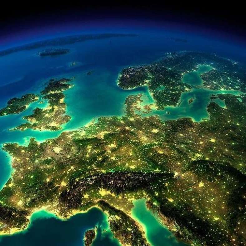 Evropa z vesmíru. skládačky online