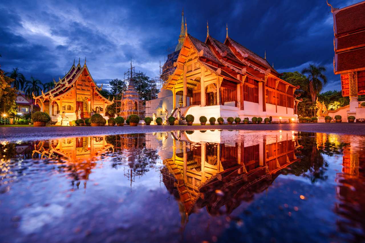 Wat Phra Singh στο Τσιάνγκ Μάι, Ταϊλάνδη. online παζλ