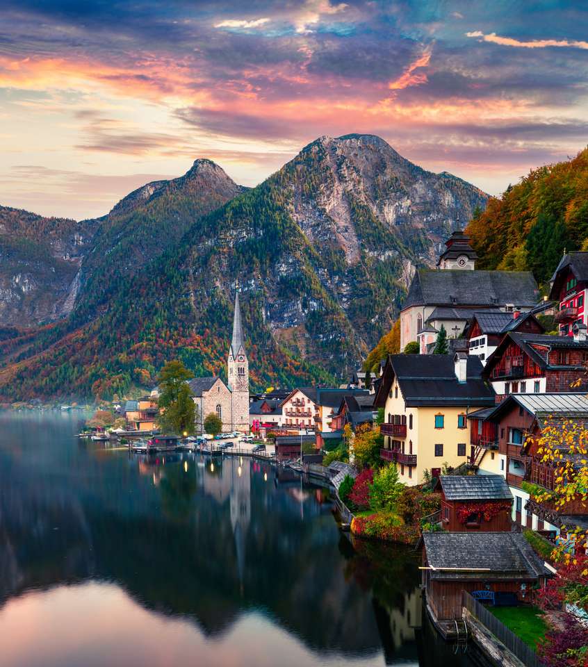 Coucher de soleil d'automne spectaculaire sur le lac Hallstatt puzzle en ligne