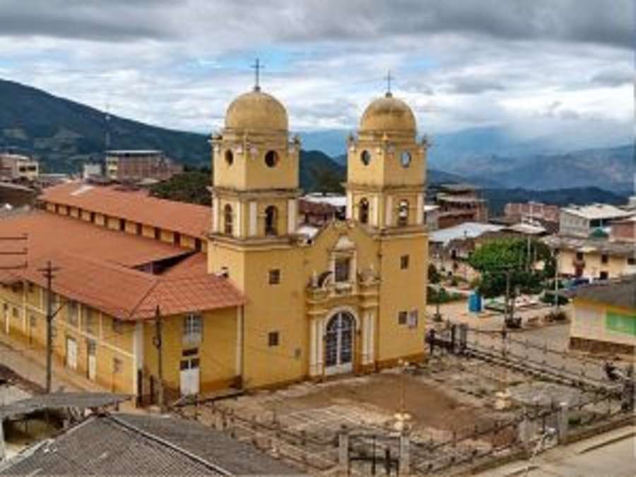 Iglesia Cautivo de Ayabaca rompecabezas en línea