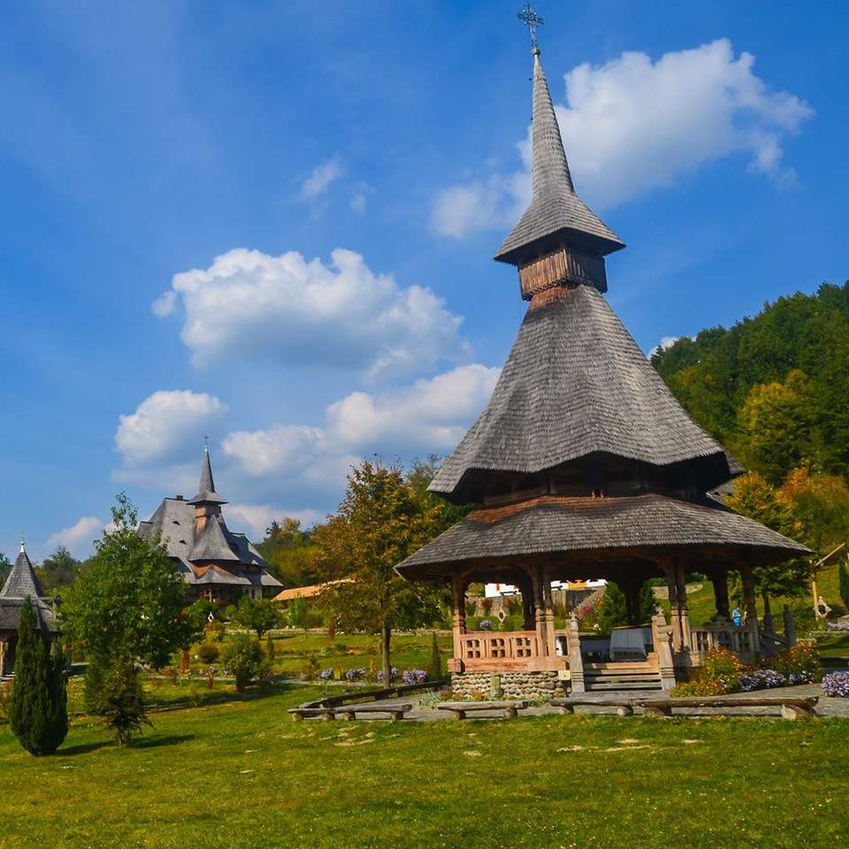 Румъния- дървена църква онлайн пъзел