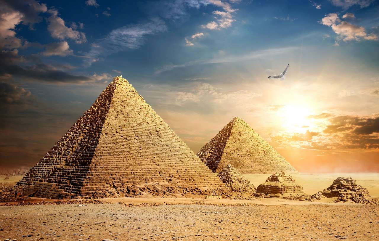 Piramidele egiptene puzzle online