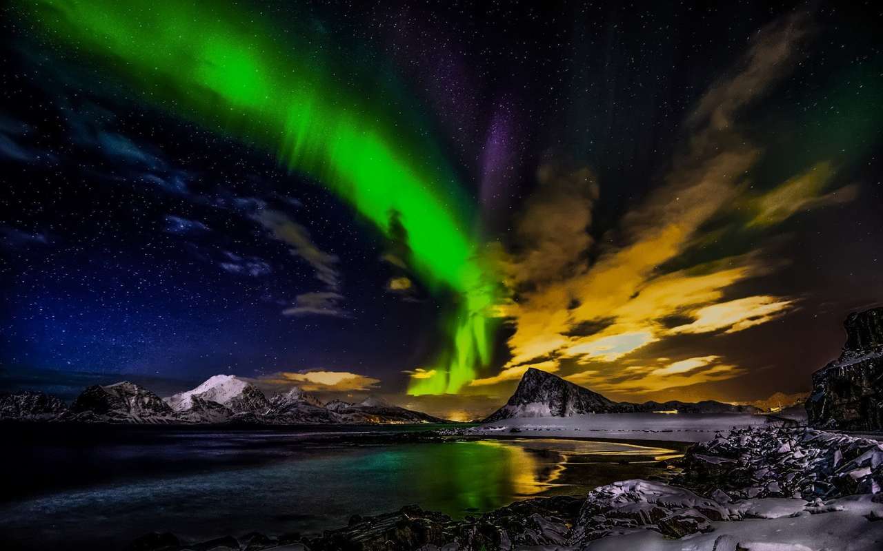 Aurora Boreal sobre las Islas Lofoten rompecabezas en línea