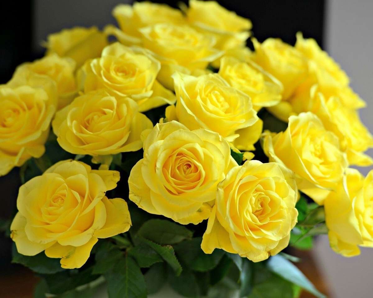 Ramo de rosas amarillas rompecabezas en línea
