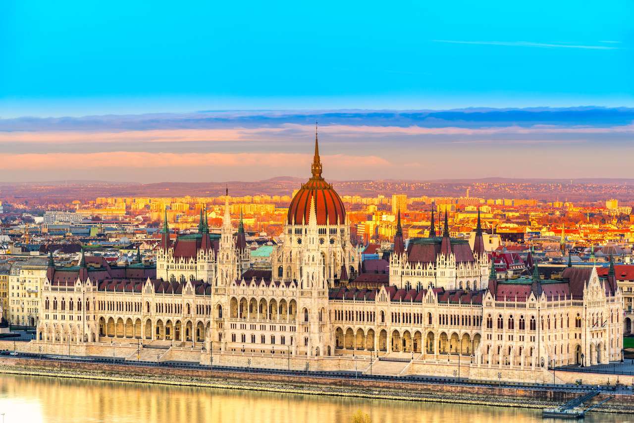 Vy över Budapests parlament vid solnedgången, Ungern Pussel online