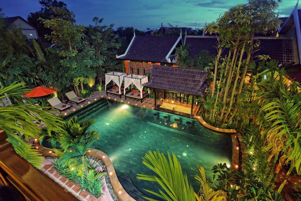 Hotel in Cambodja bij nacht online puzzel