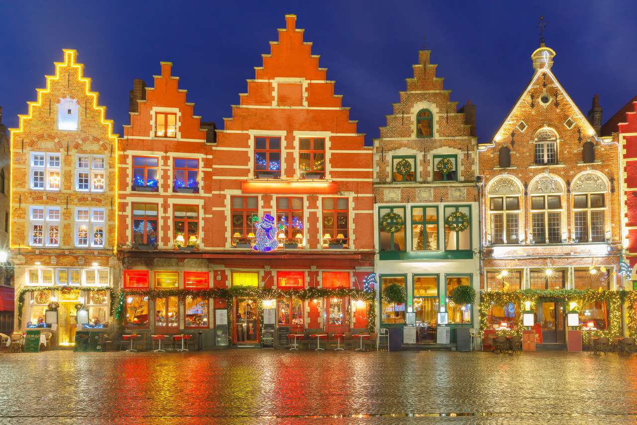 Χριστουγεννιάτικη παλιά πλατεία αγοράς στο κέντρο της Μπριζ, Βέλγιο παζλ online