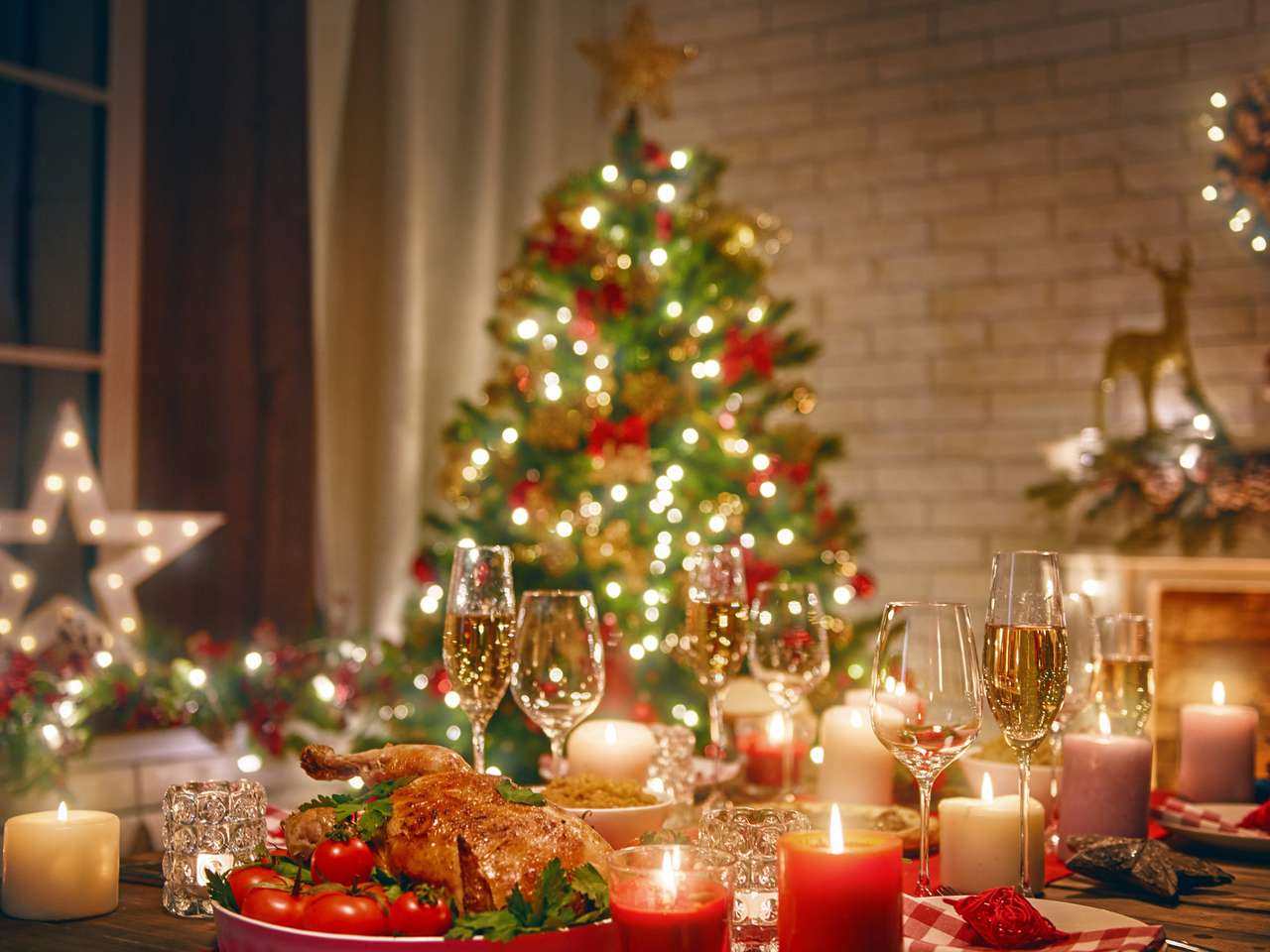 Krásný obývák vyzdobený vánočně online puzzle