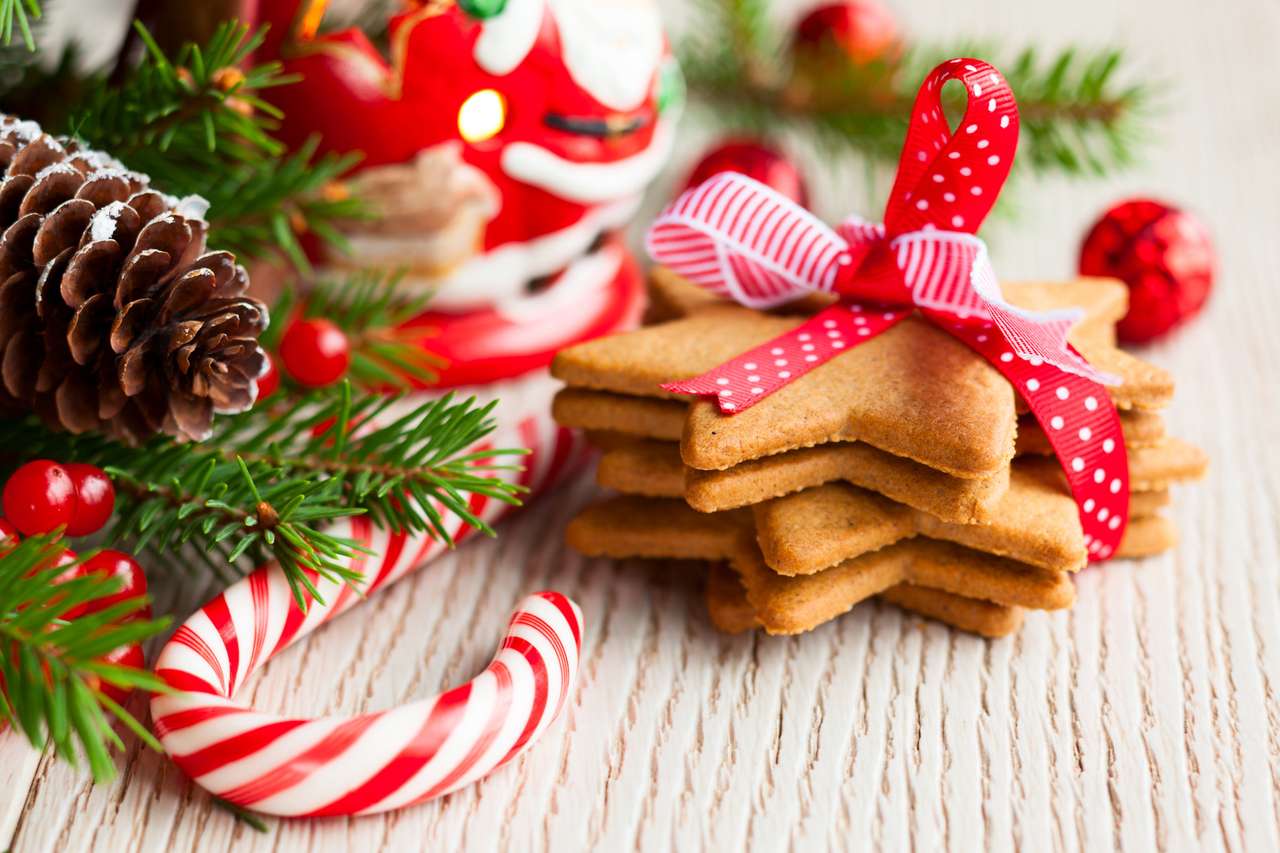 Χριστουγεννιάτικα μπισκότα με γιορτινή διακόσμηση παζλ online