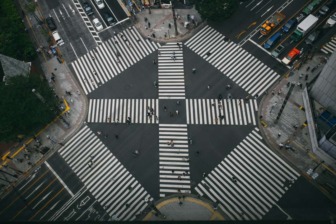 vista aérea da travessia de rua puzzle online