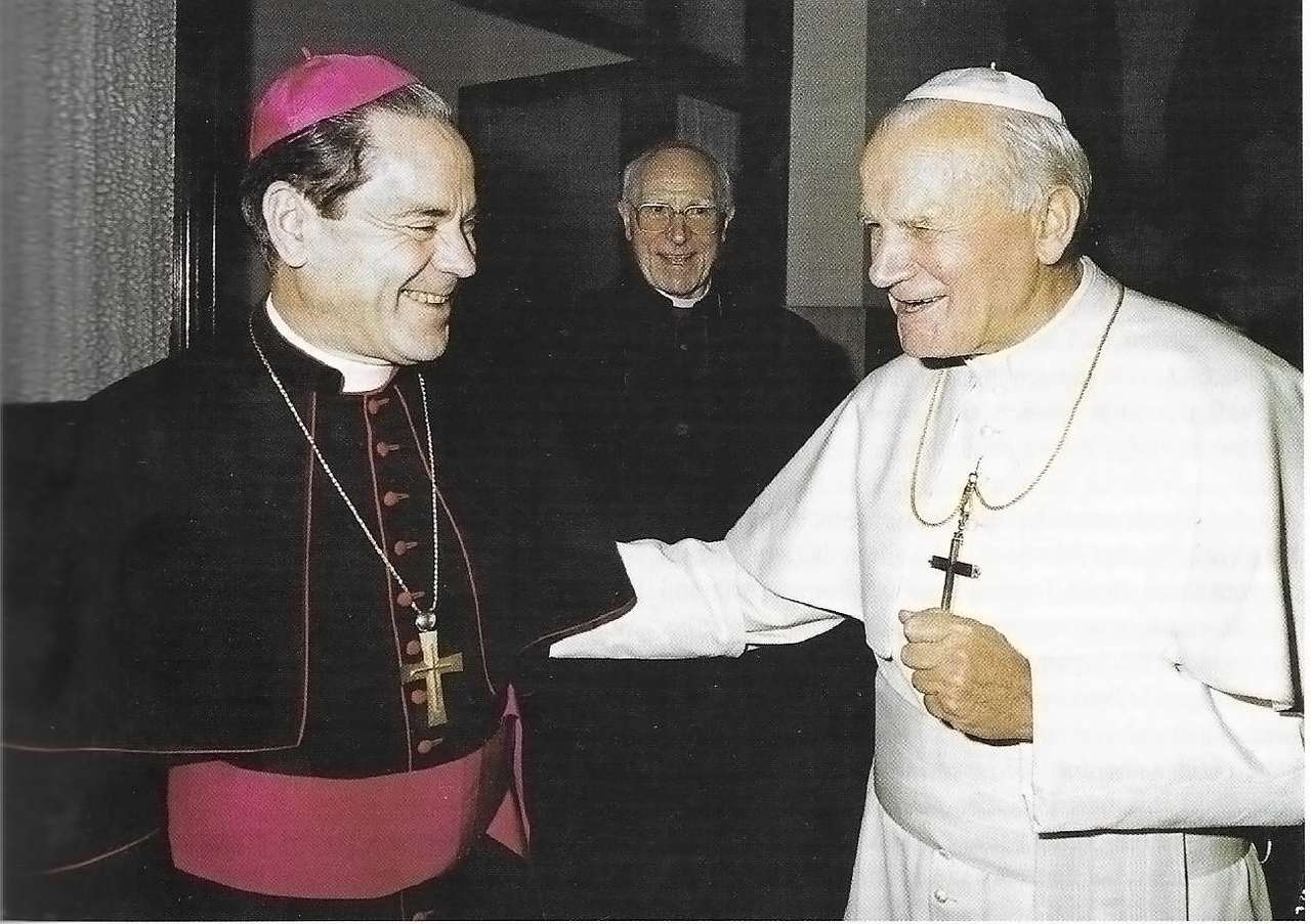 Arcebispo Dyba ao Papa João Paulo II quebra-cabeças online