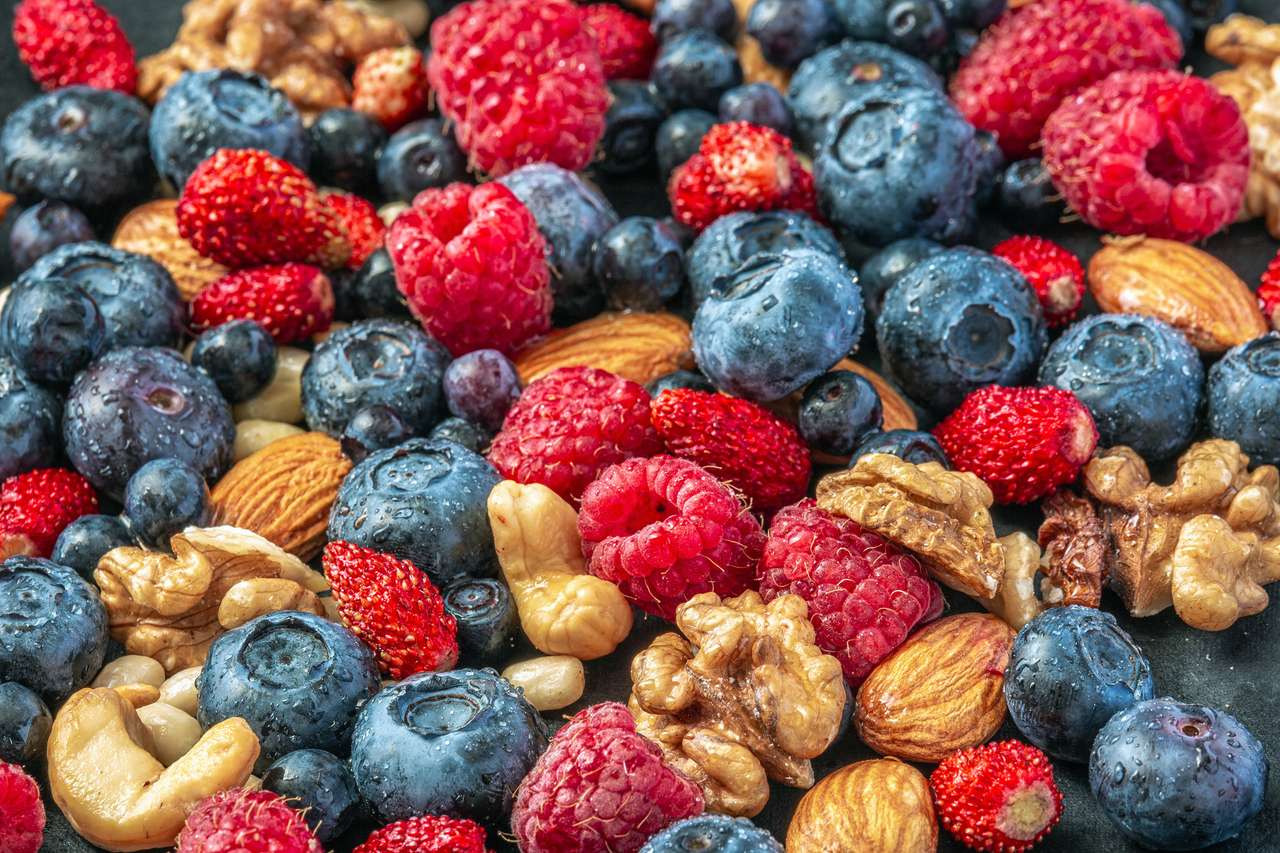 čerstvé odrůdy lesních plodů a ořechů skládačky online