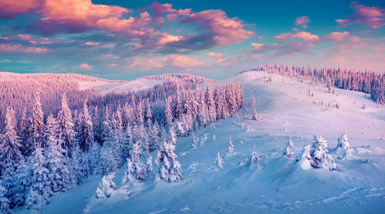 χειμερινή ανατολή στα Καρπάθια βουνά παζλ online