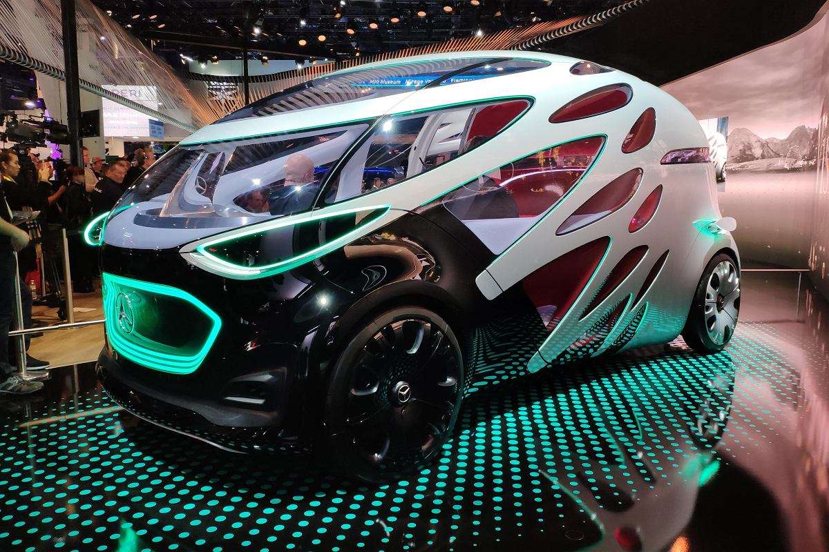 Футуристичні автомобілі на ярмарку в Лас-Вегасі пазл онлайн