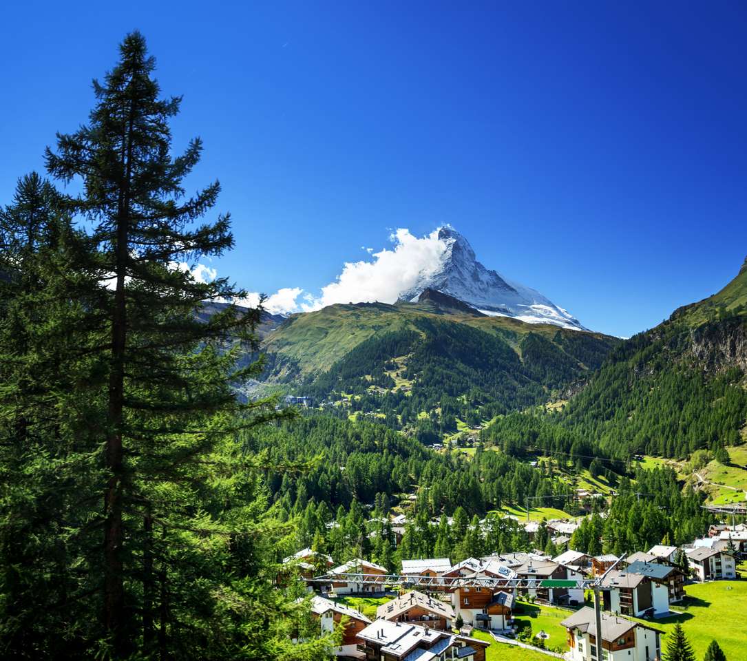 Zermatt by med toppen av Matterhorn, Schweiz pussel på nätet