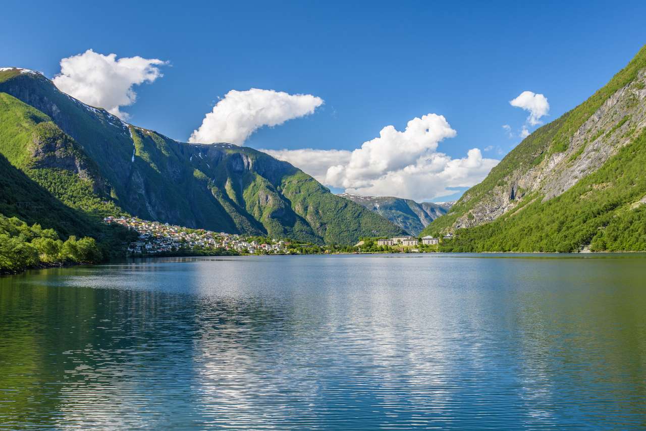 Fjorden en bergen online puzzel
