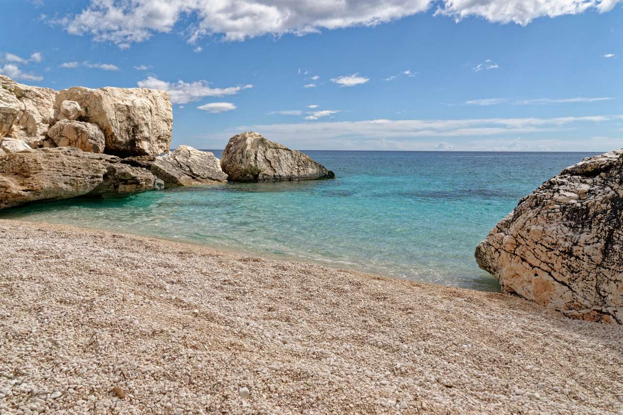 Cala Mariolu berömda strand pussel på nätet