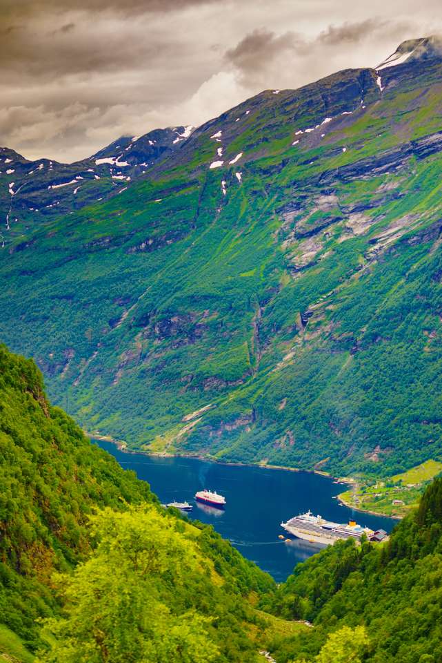 Fiordo Geirangerfjord, Norvegia puzzle online