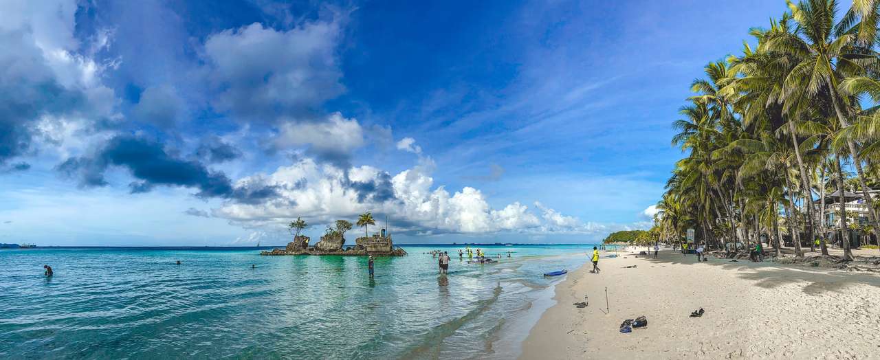 Захід сонця на пляжі Боракай на Філіппінах пазл онлайн