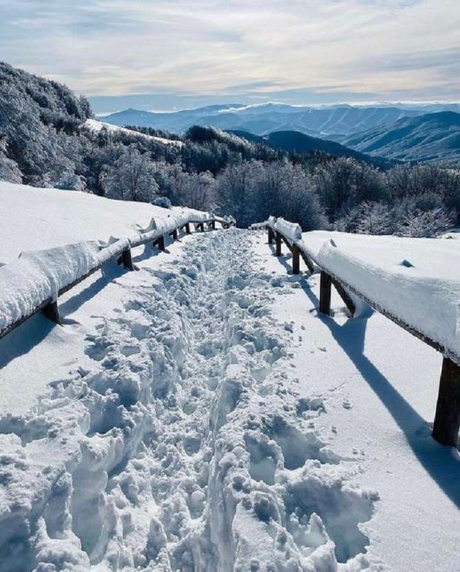Χειμώνας στα βουνά Bieszczady. online παζλ