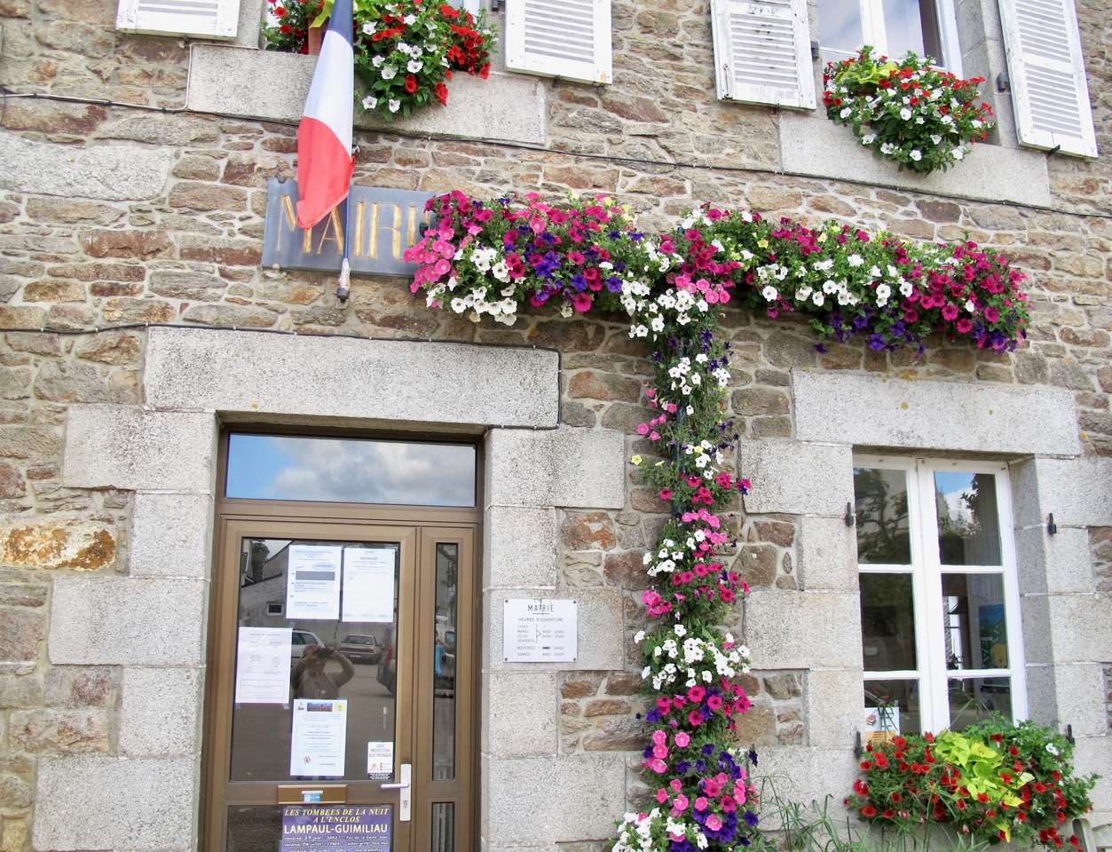 Σπίτι με floral διακόσμηση online παζλ