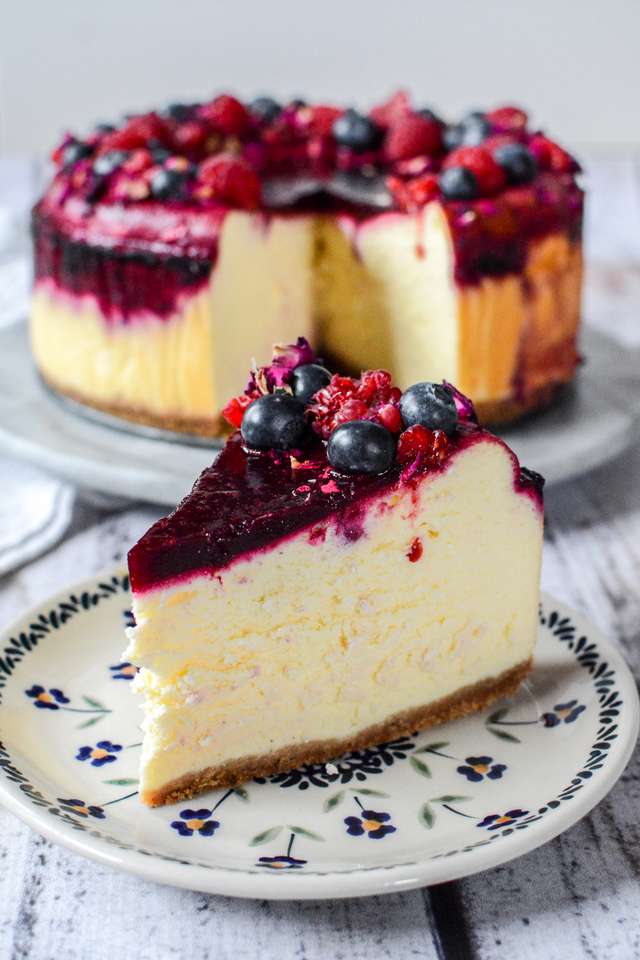 Cheesecake med frukt på toppen pussel på nätet