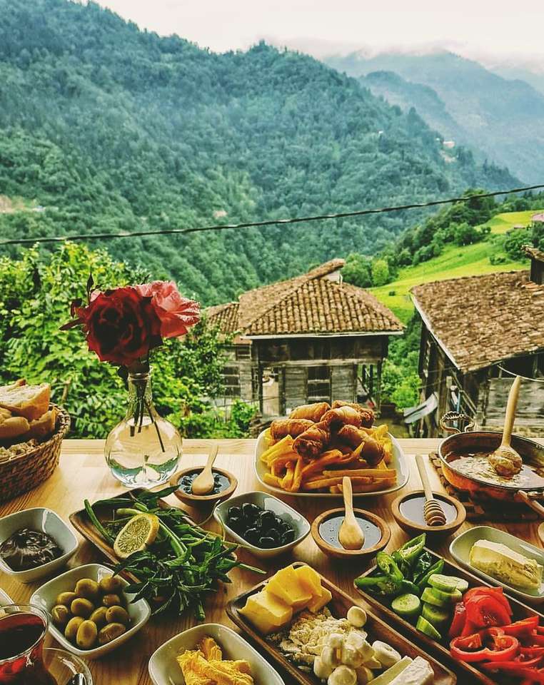 Cenare in terrazza in montagna puzzle online