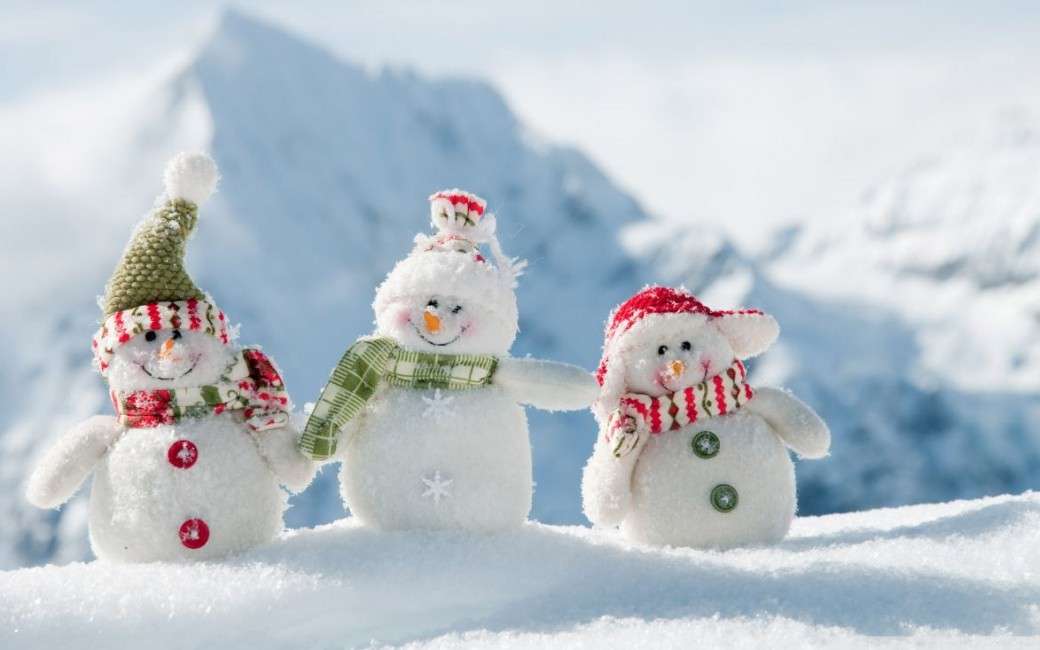 Зимни снежни човеци онлайн пъзел