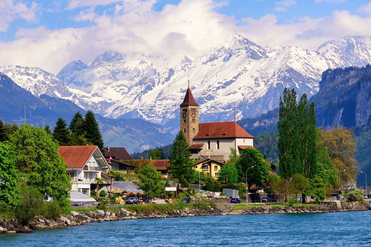 Cidade de Brienz no Lago Brienz por Interlaken quebra-cabeças online