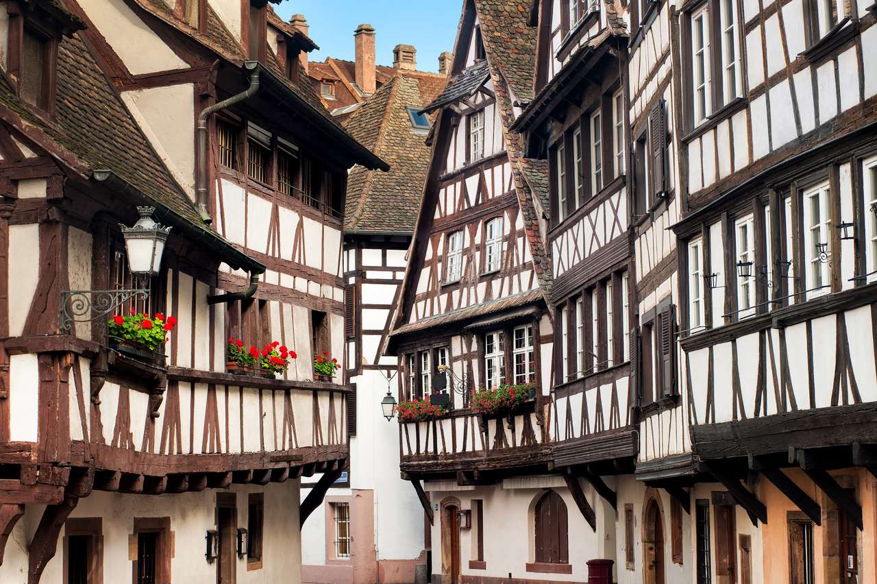 a cidade velha de Estrasburgo, Alsácia, França quebra-cabeças online