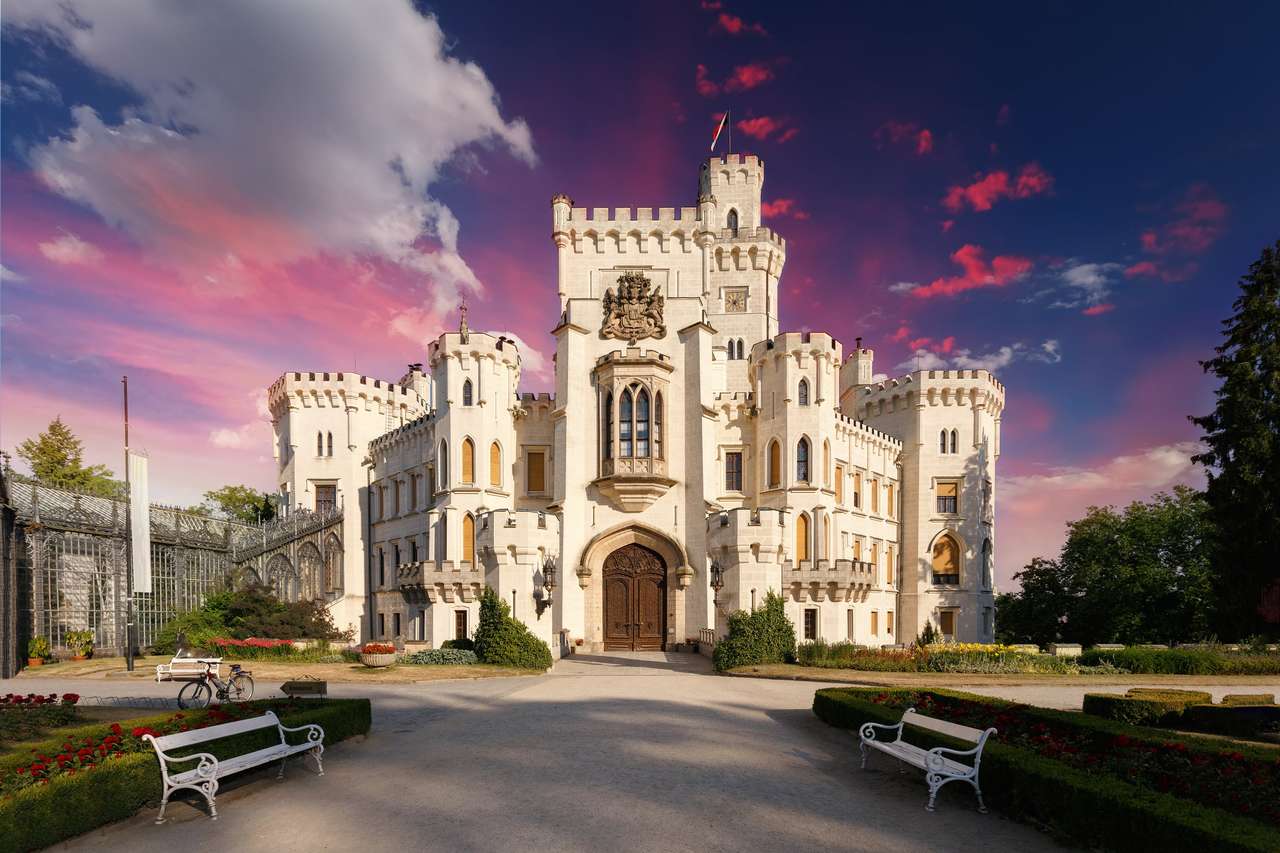 castello Hluboka nad Vltavou nella Repubblica Ceca puzzle online