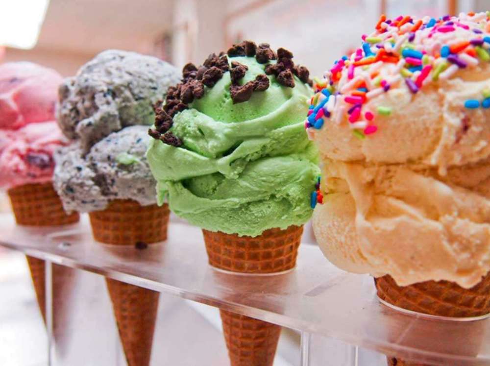 Cuatro bolas de helado rompecabezas en línea