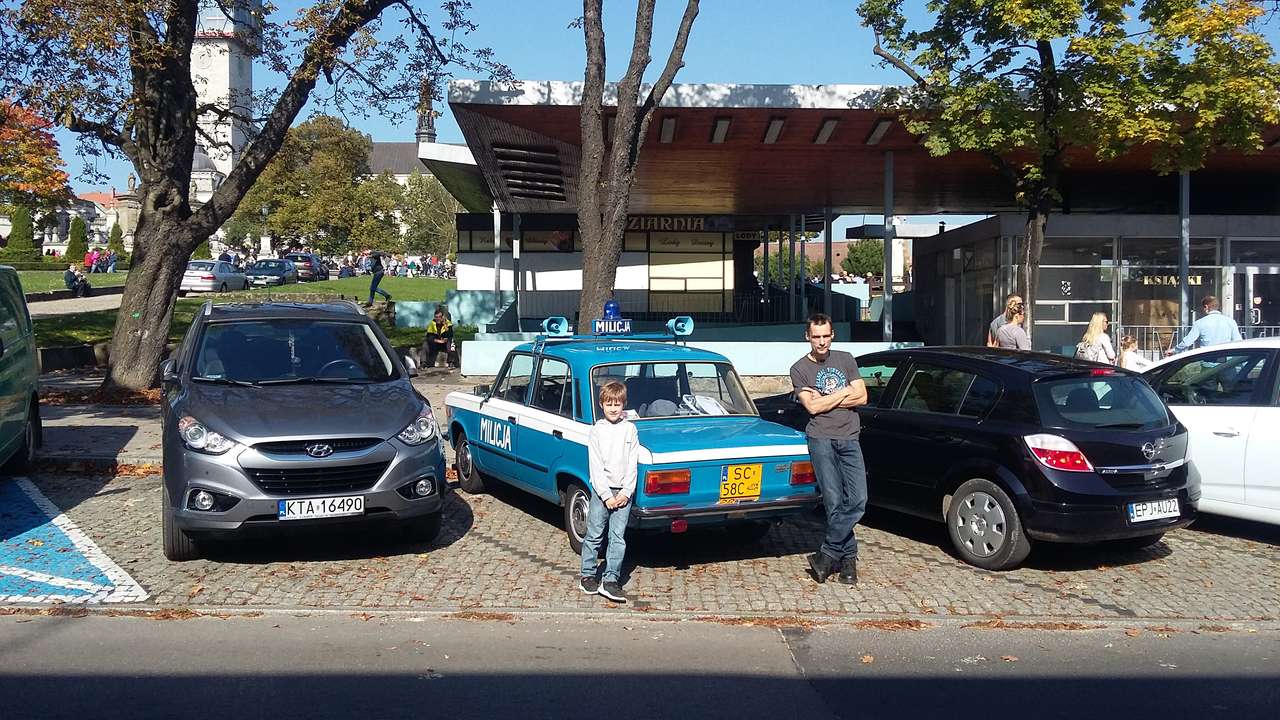 autos en el estacionamiento rompecabezas en línea