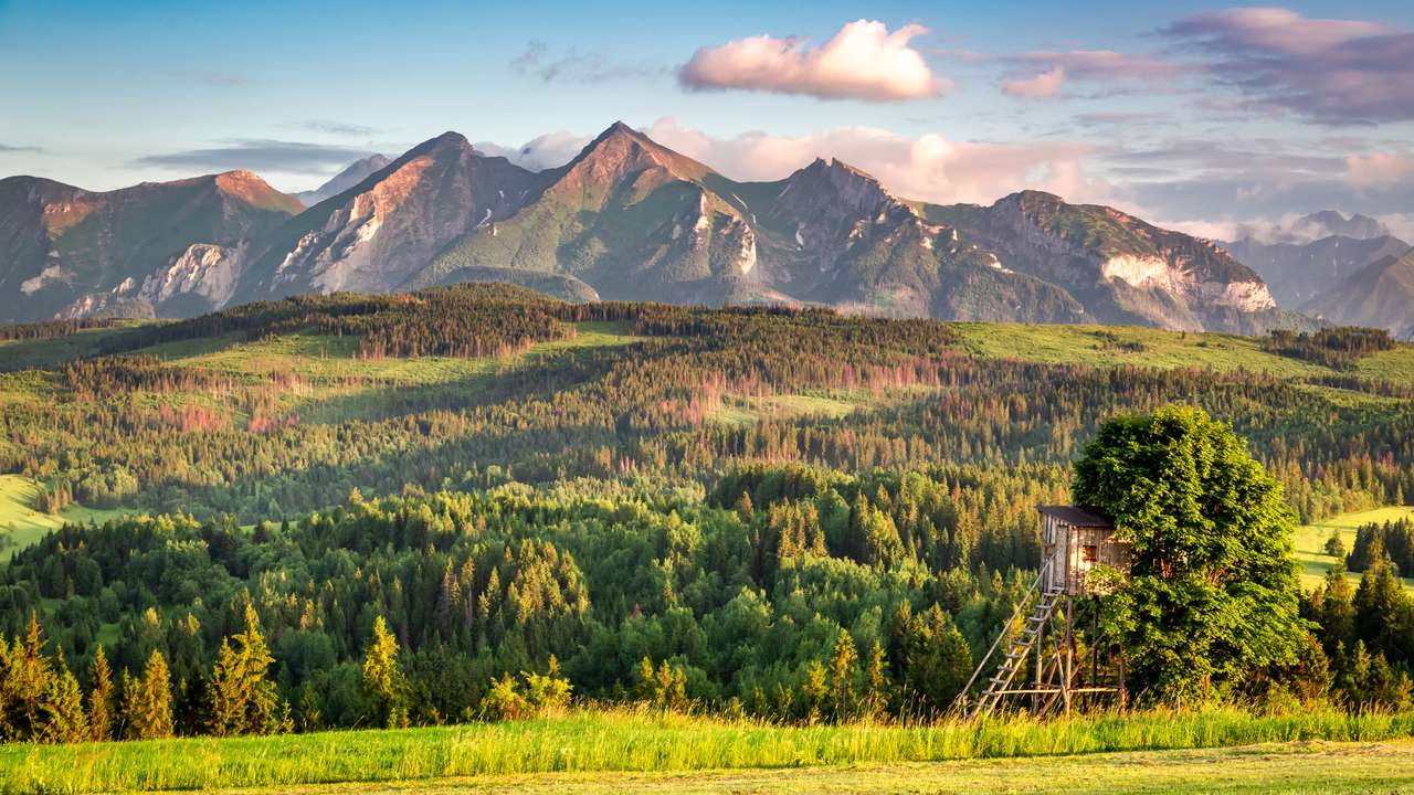 Atemberaubende Berge der Tatra bei Sonnenuntergang im Sommer Online-Puzzle