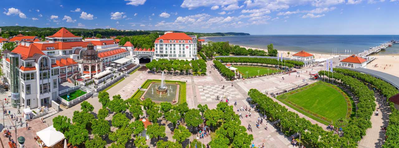 Панорама на Сопот на Балтийско море с дървен кей онлайн пъзел