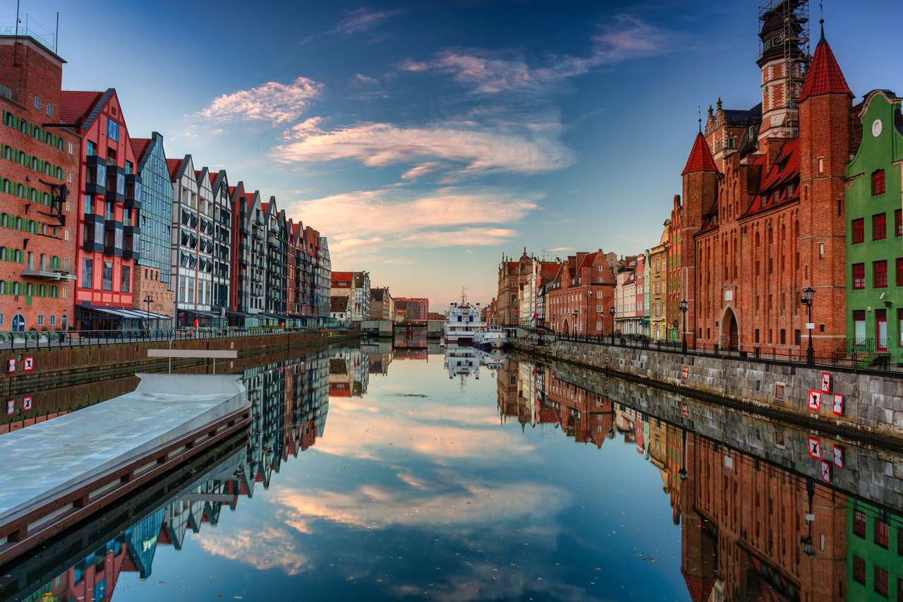 Rivière Motlawa au lever du soleil, Gdańsk puzzle en ligne