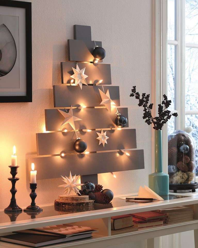 Dřevěný vánoční stromeček online puzzle