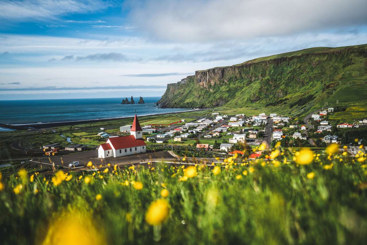 Linda cidade de Vik i Myrdal na Islândia quebra-cabeças online