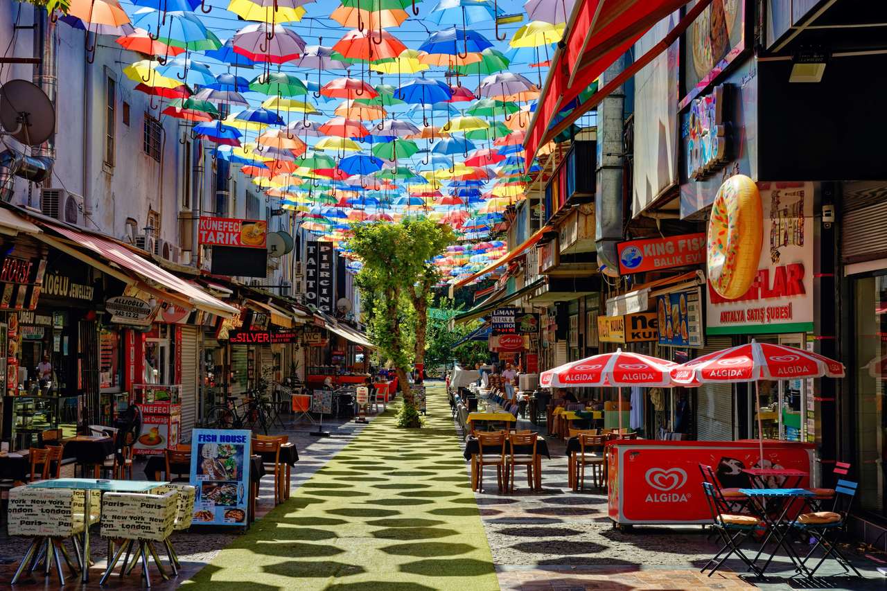Umbrella street, Анталия онлайн пъзел