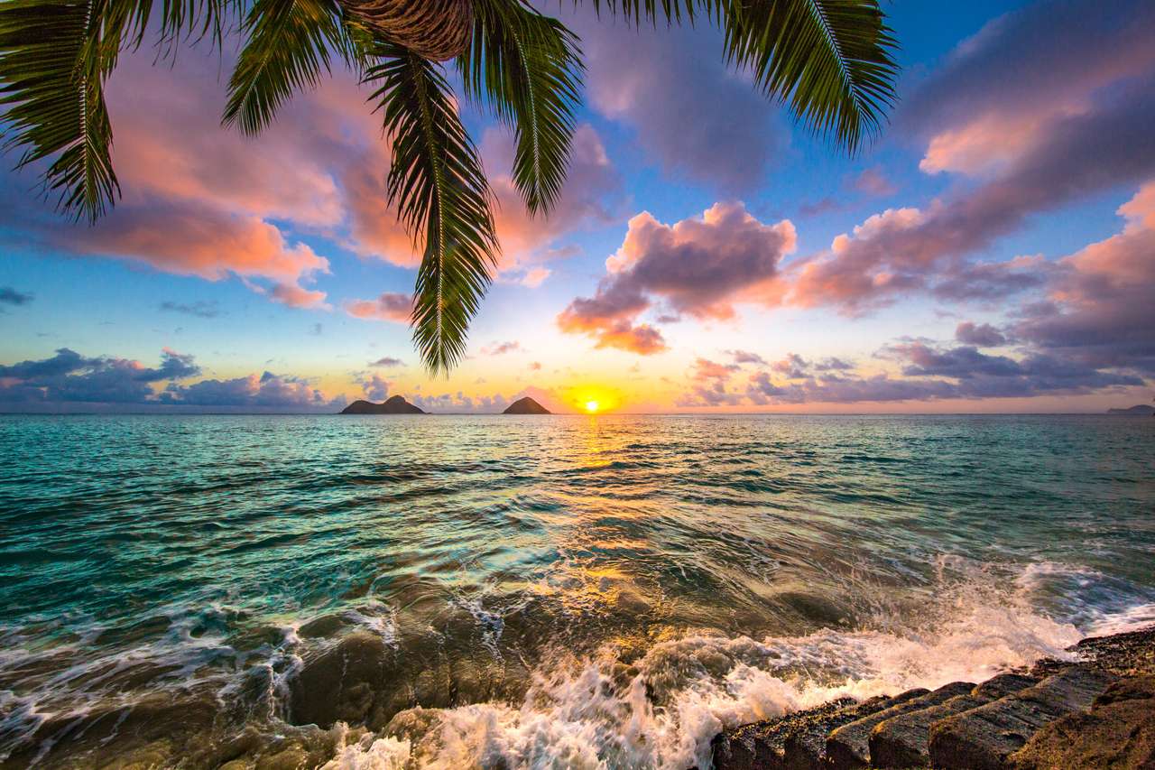 Belo nascer do sol em Kailua na praia de Lanikai quebra-cabeças online