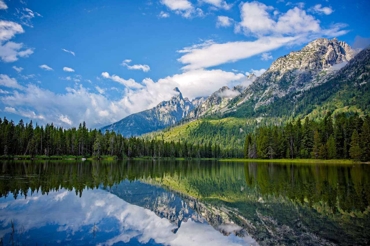 String Lake paesaggio di montagna puzzle online
