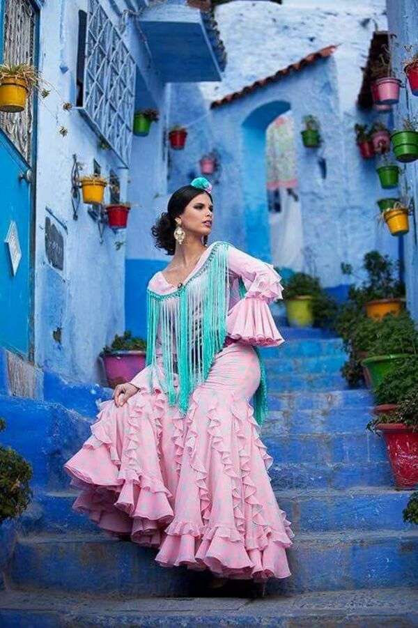 Дівчина з модою фламенко в Іспанії - мистецтво №4 онлайн пазл