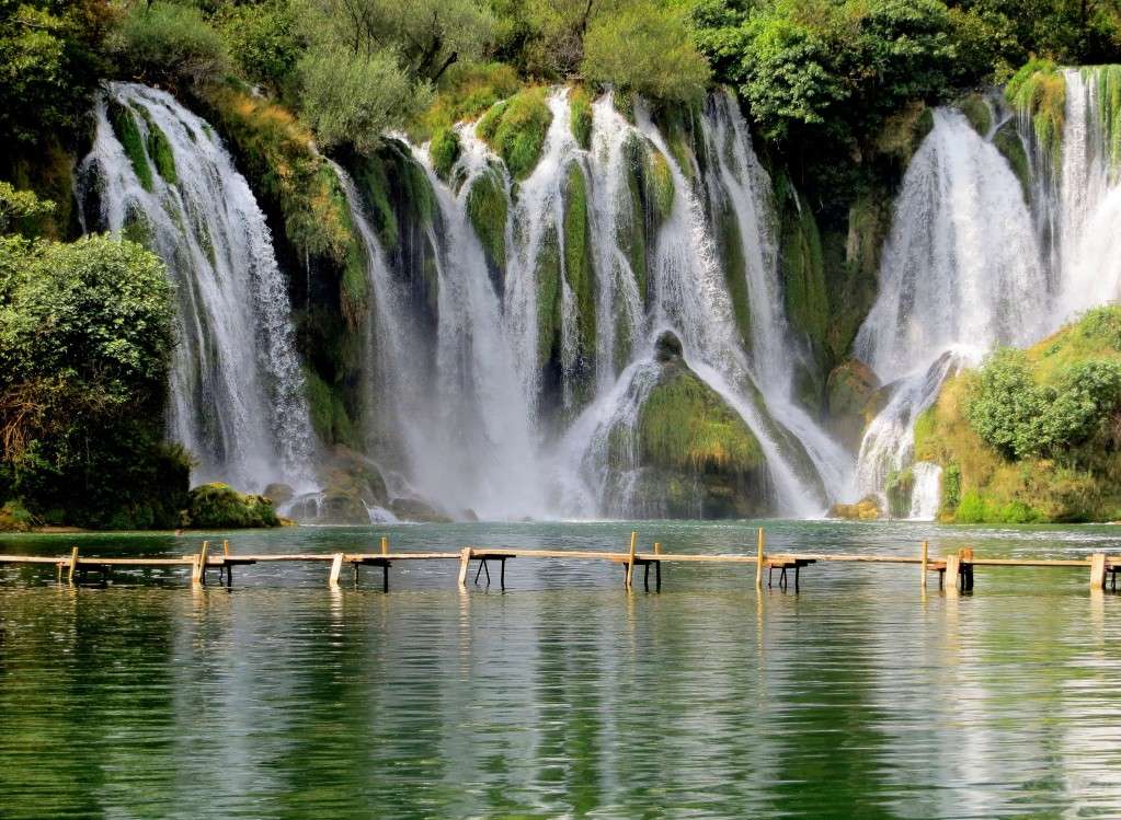 Водопад на юге Герцеговины - Любушки онлайн-пазл