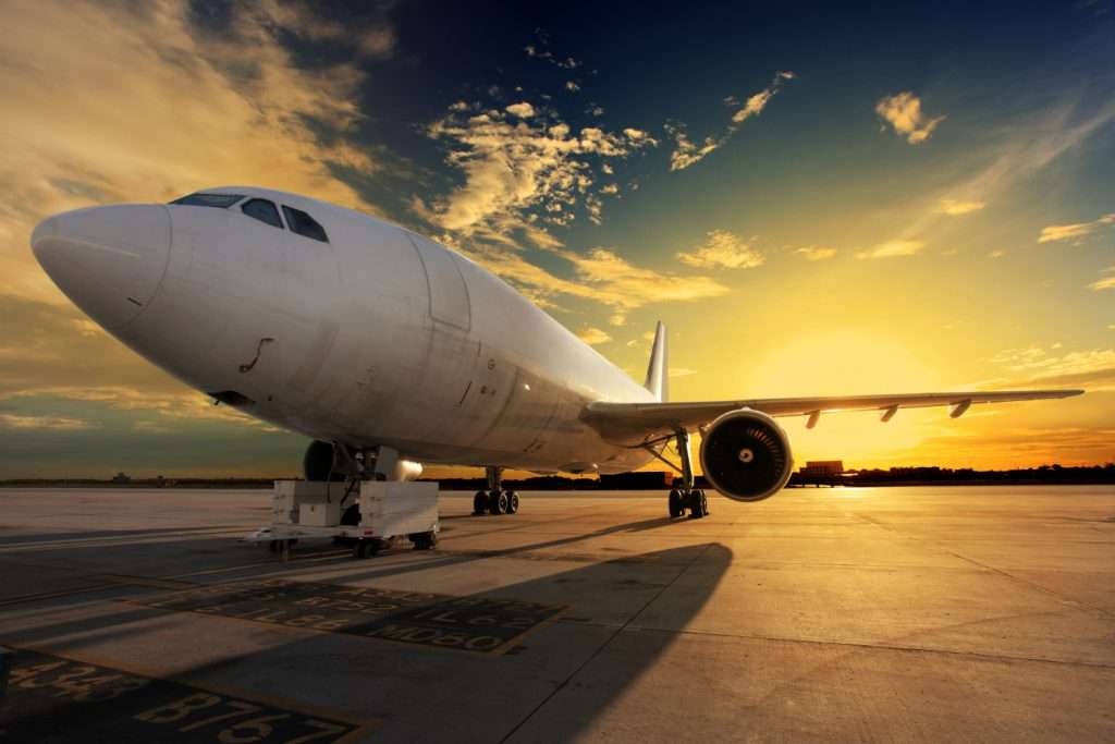 Plane before take-off jigsaw puzzle online