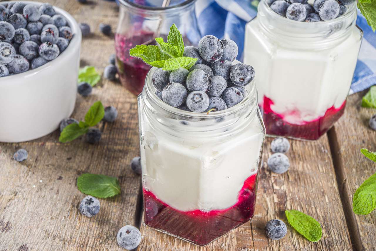 Dulce yogur saludable con arándanos rompecabezas en línea