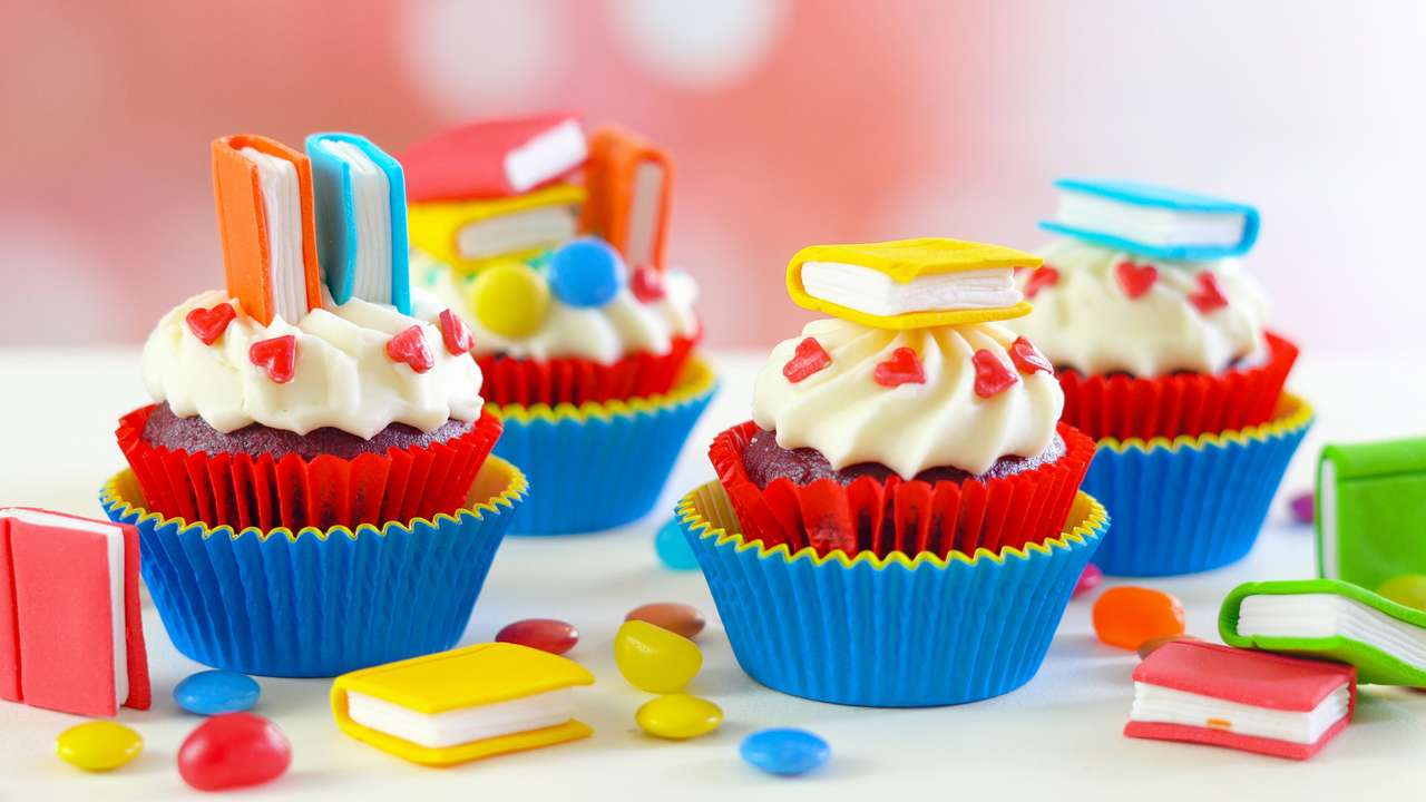 Cupcakes versierd met snoep legpuzzel online